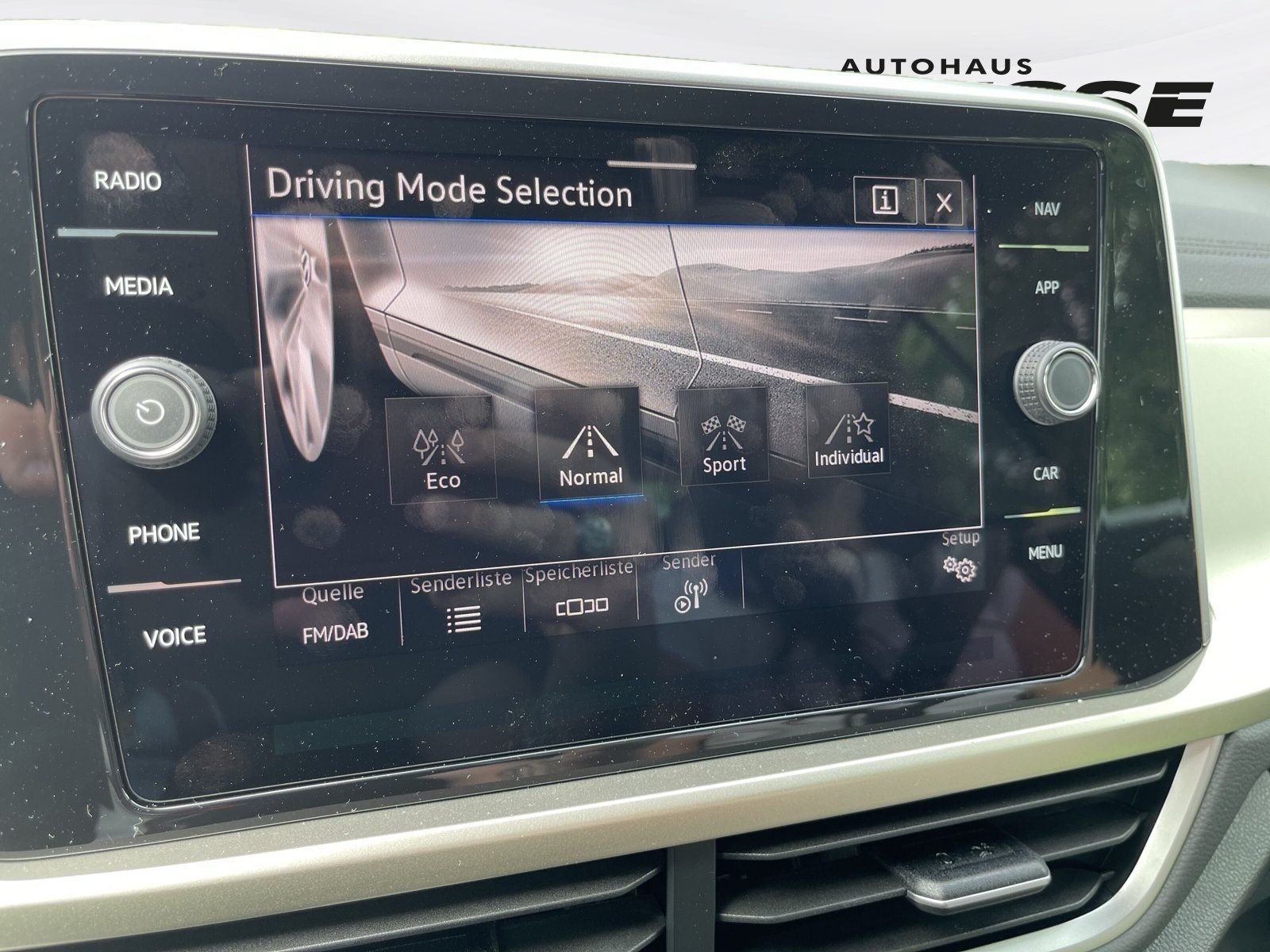 VW - T-Roc 1.5 TSI Move DSG AHK ACC Park Assist_6