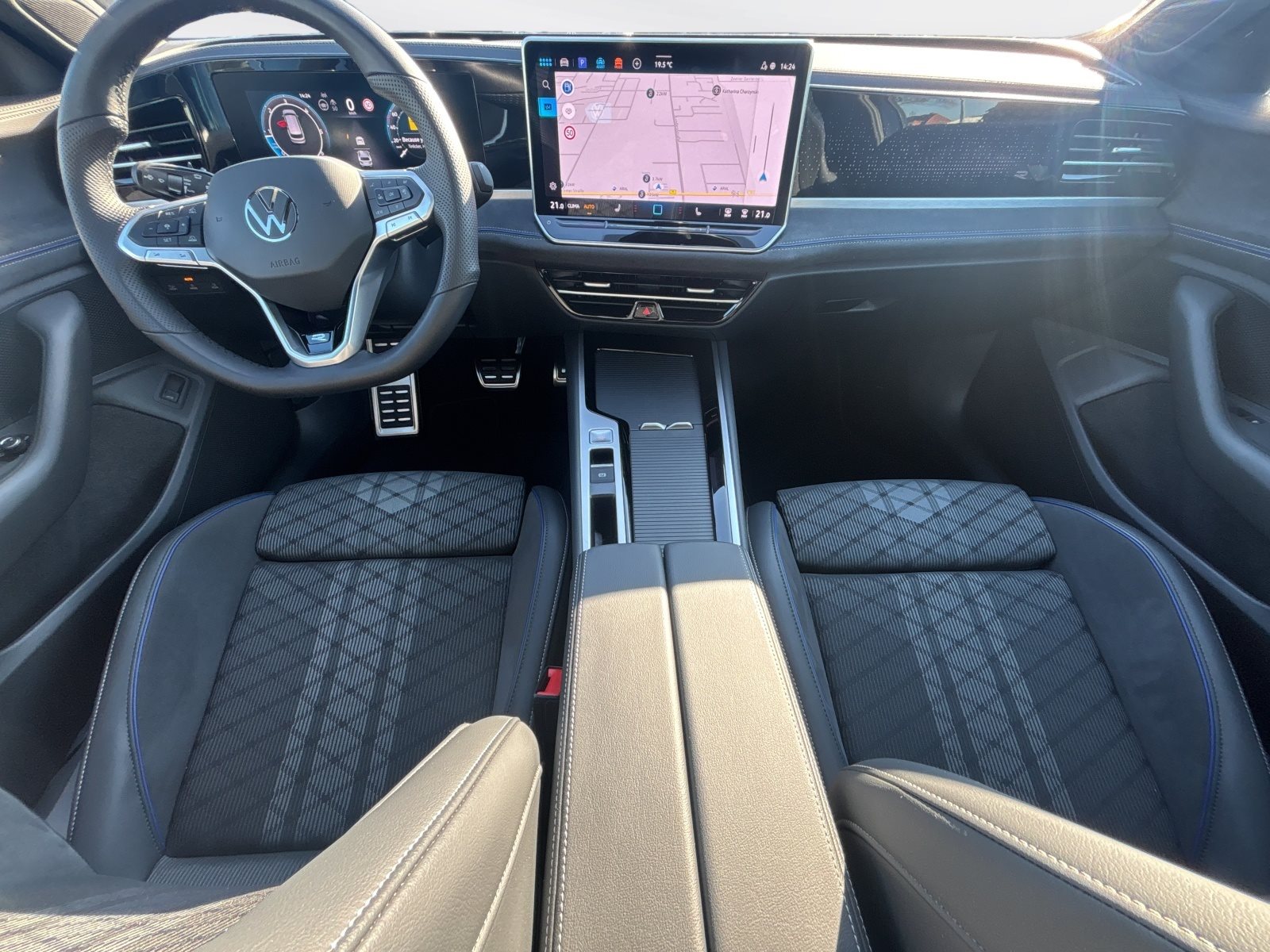 VW - Passat Variant 2.0 TDI R-Line DSG AHK LED ACC_17