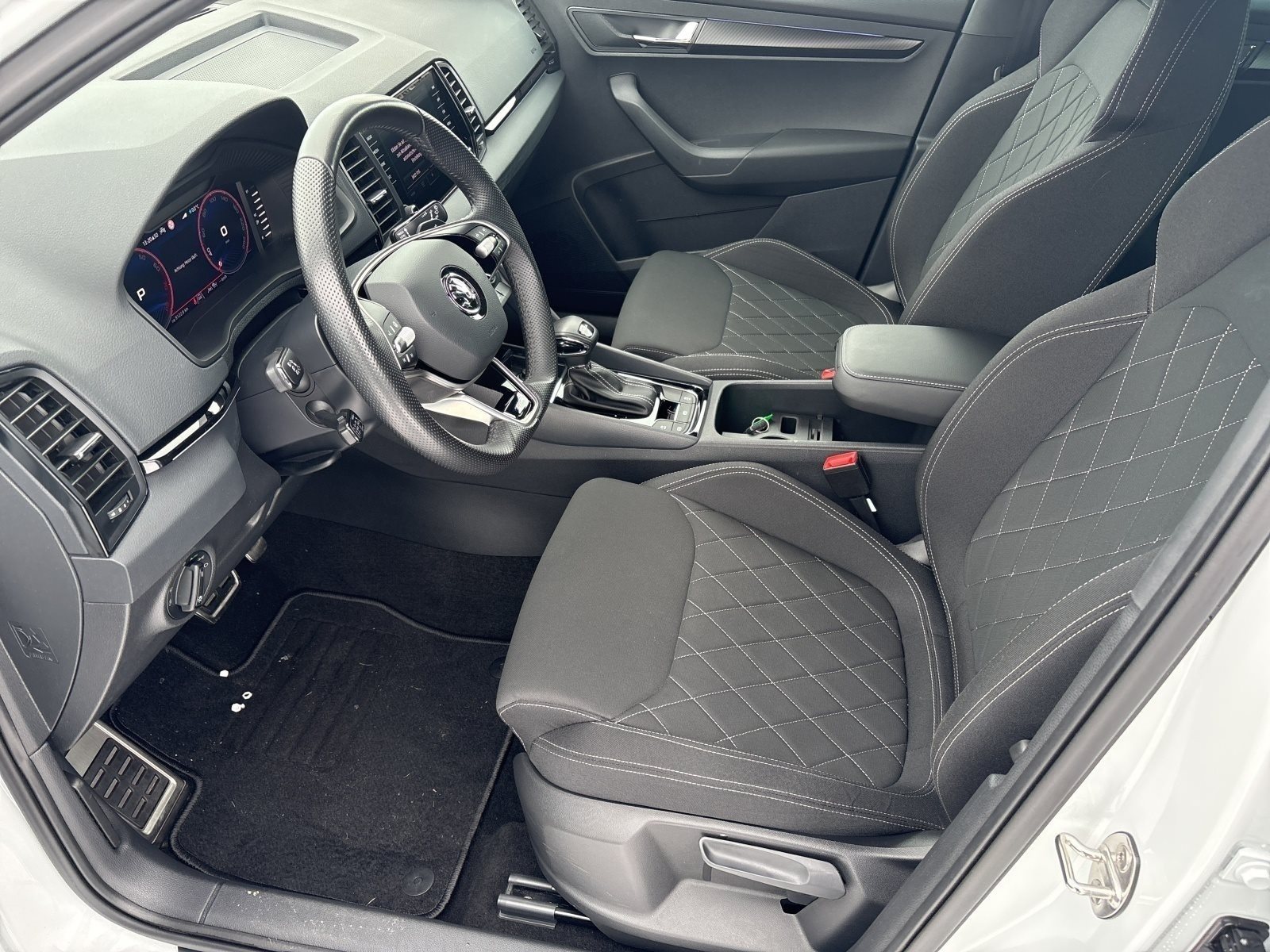 Skoda - Karoq 1.5 TSI Sportline DSG, AHK, Matrix, ACC, DCC_13