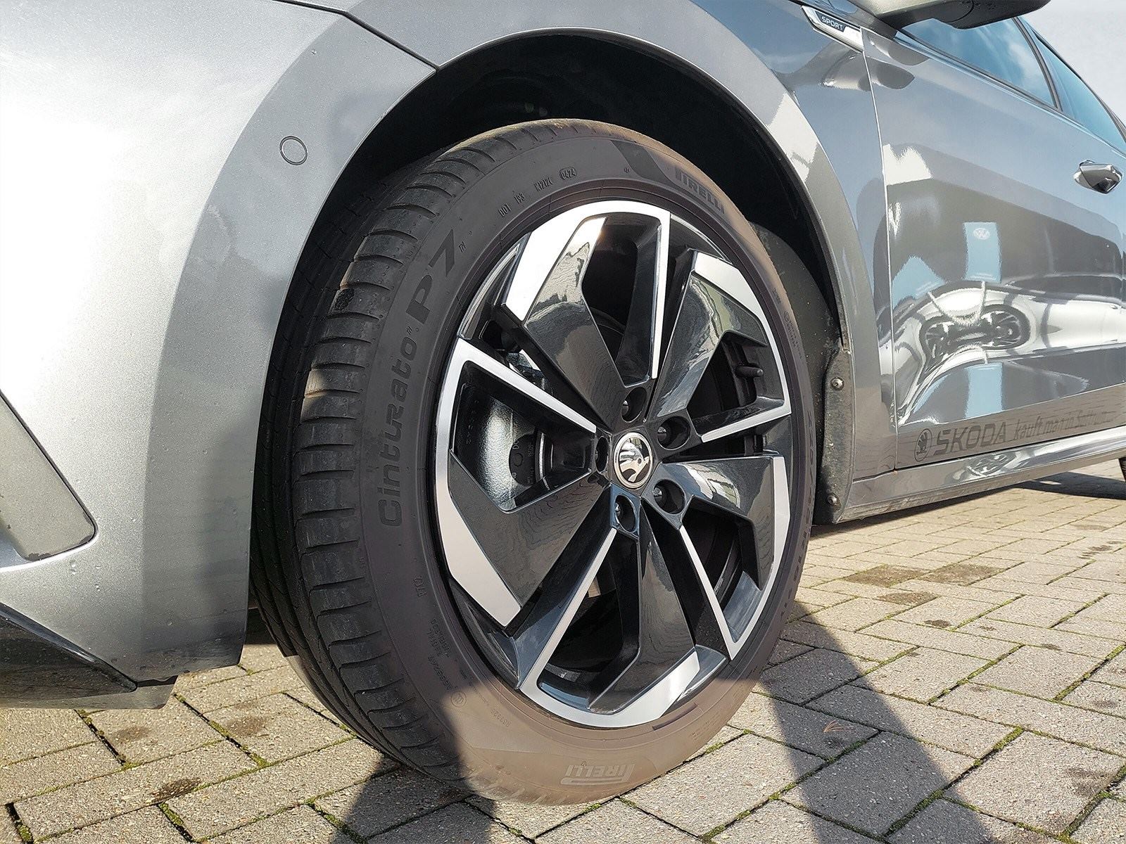 Skoda - Octavia Combi 1.5 TSI e-TEC Sportline DSG, 18 Alu, LED, Navi, Kamera, PSD, PLA, MFL,_9