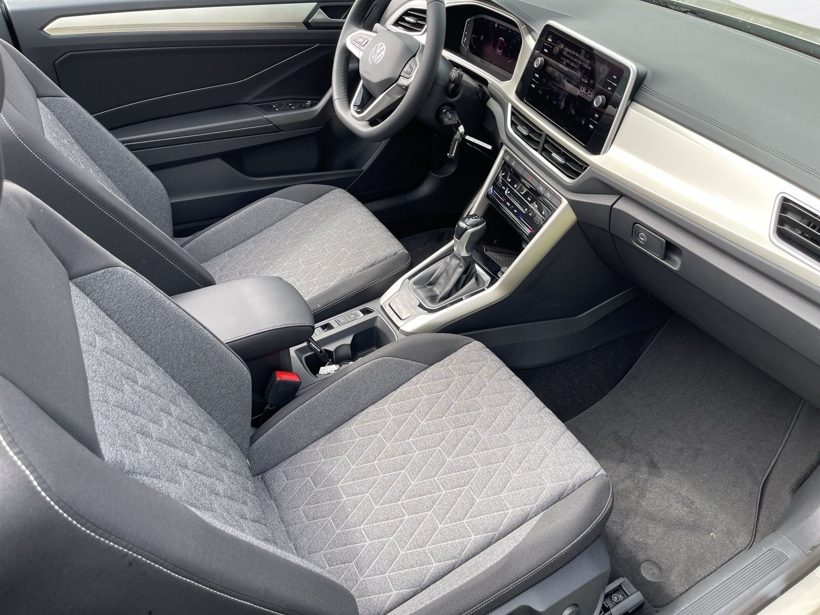 VW - T-Roc 1.5 TSI Move DSG AHK ACC Park Assist_3