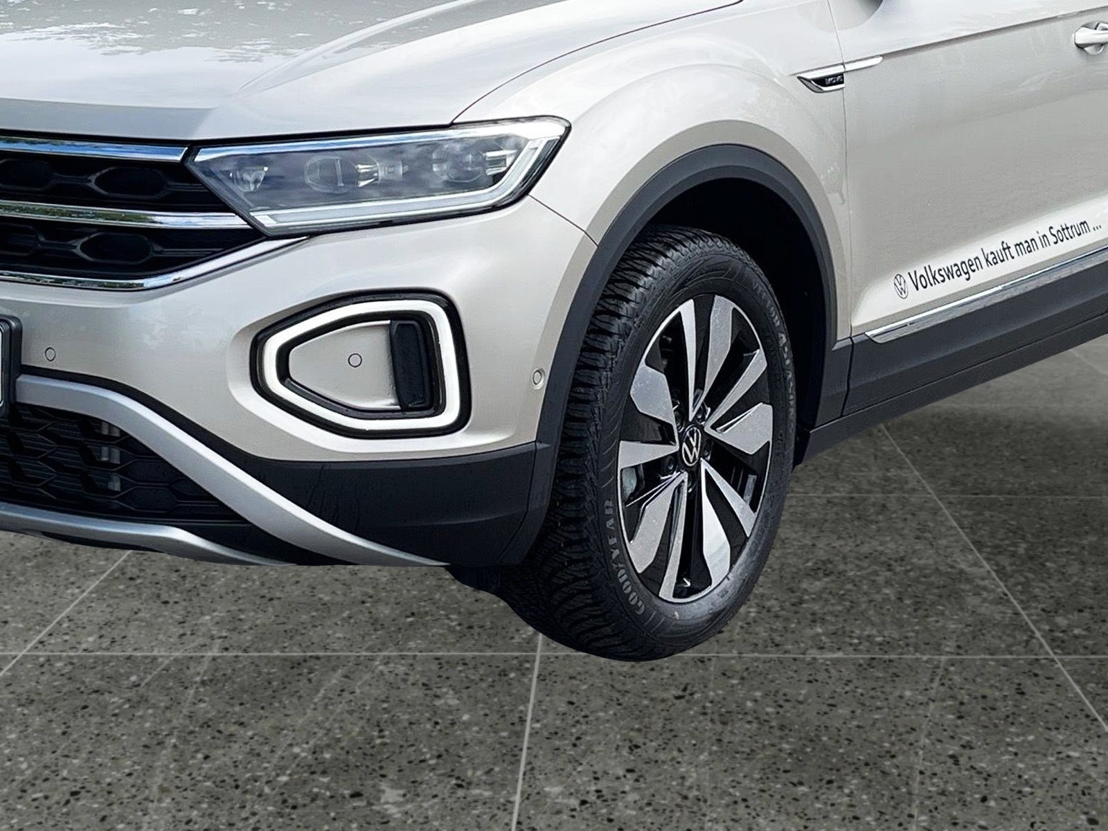 VW - T-Roc 1.5 TSI Move DSG AHK ACC Park Assist_9