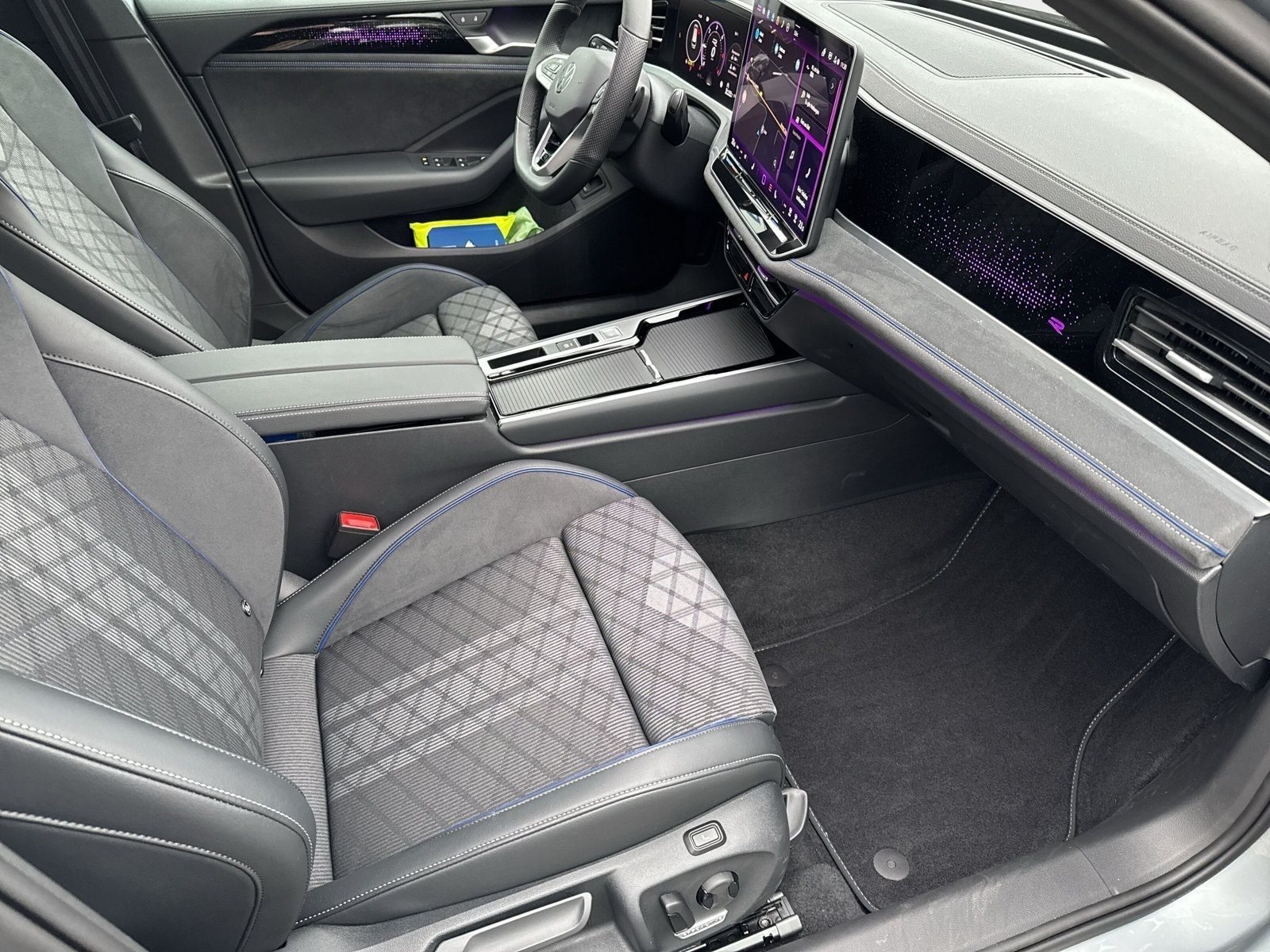 VW - Passat 2.0 TDI R-Line DSG, LED AHK Navi App-Connect_3