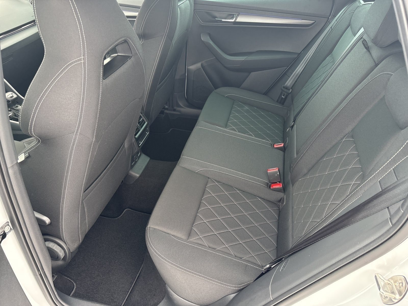 Skoda - Karoq 1.5 TSI Sportline DSG, AHK, Matrix, ACC, DCC_2