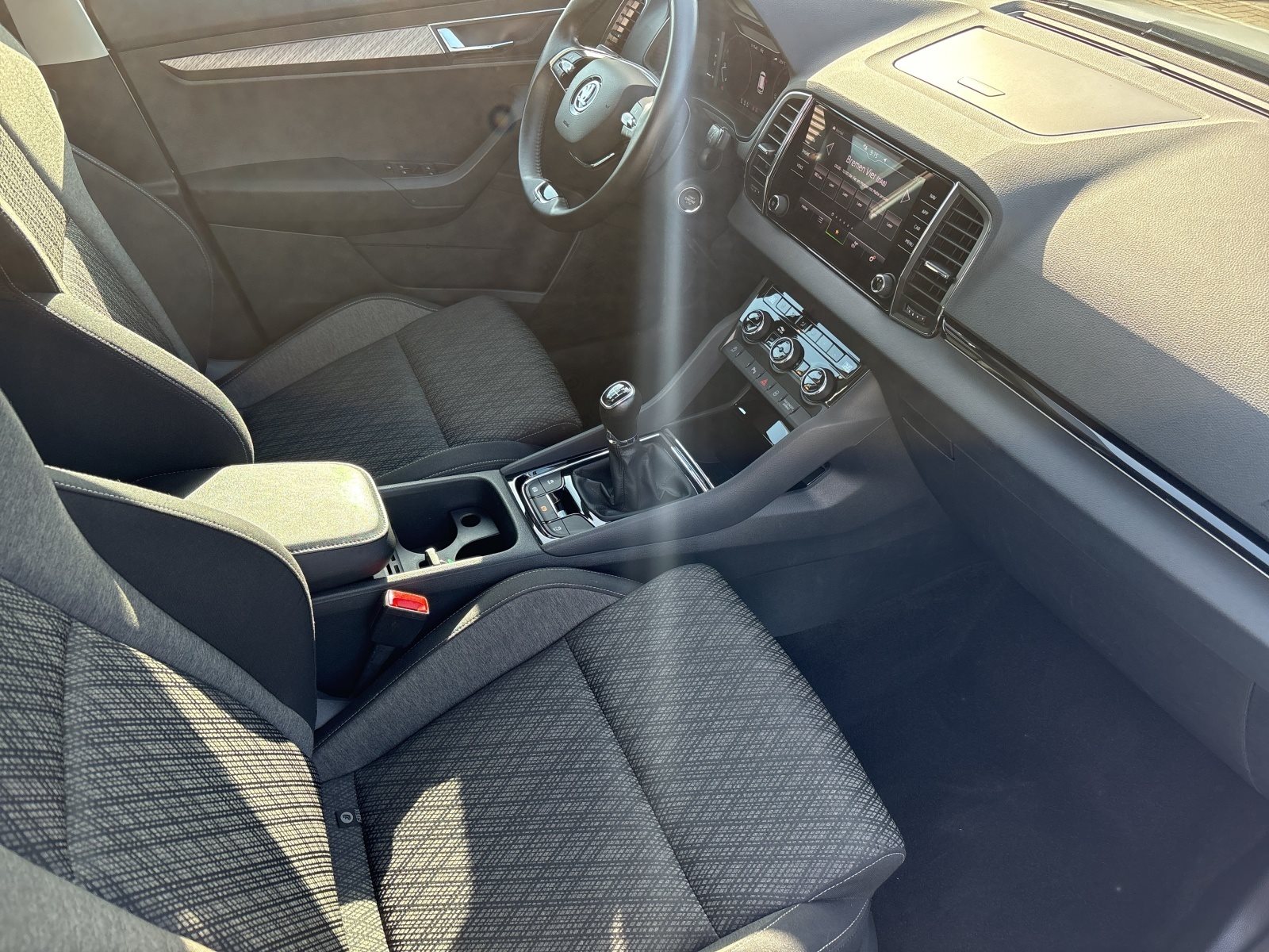 Skoda - Karoq 2.0 TDI Style, LED Navi Smartlink_3