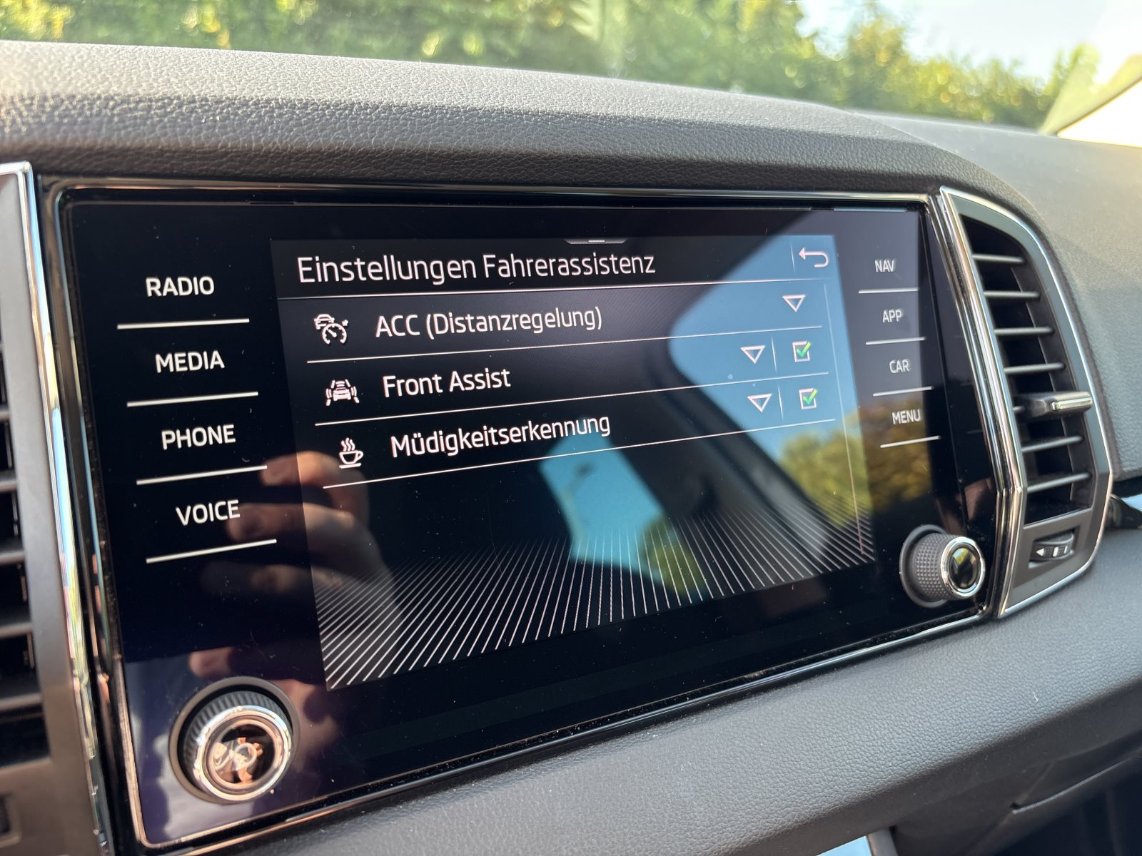 Skoda - Karoq 2.0 TDI Style, LED Navi Smartlink_8