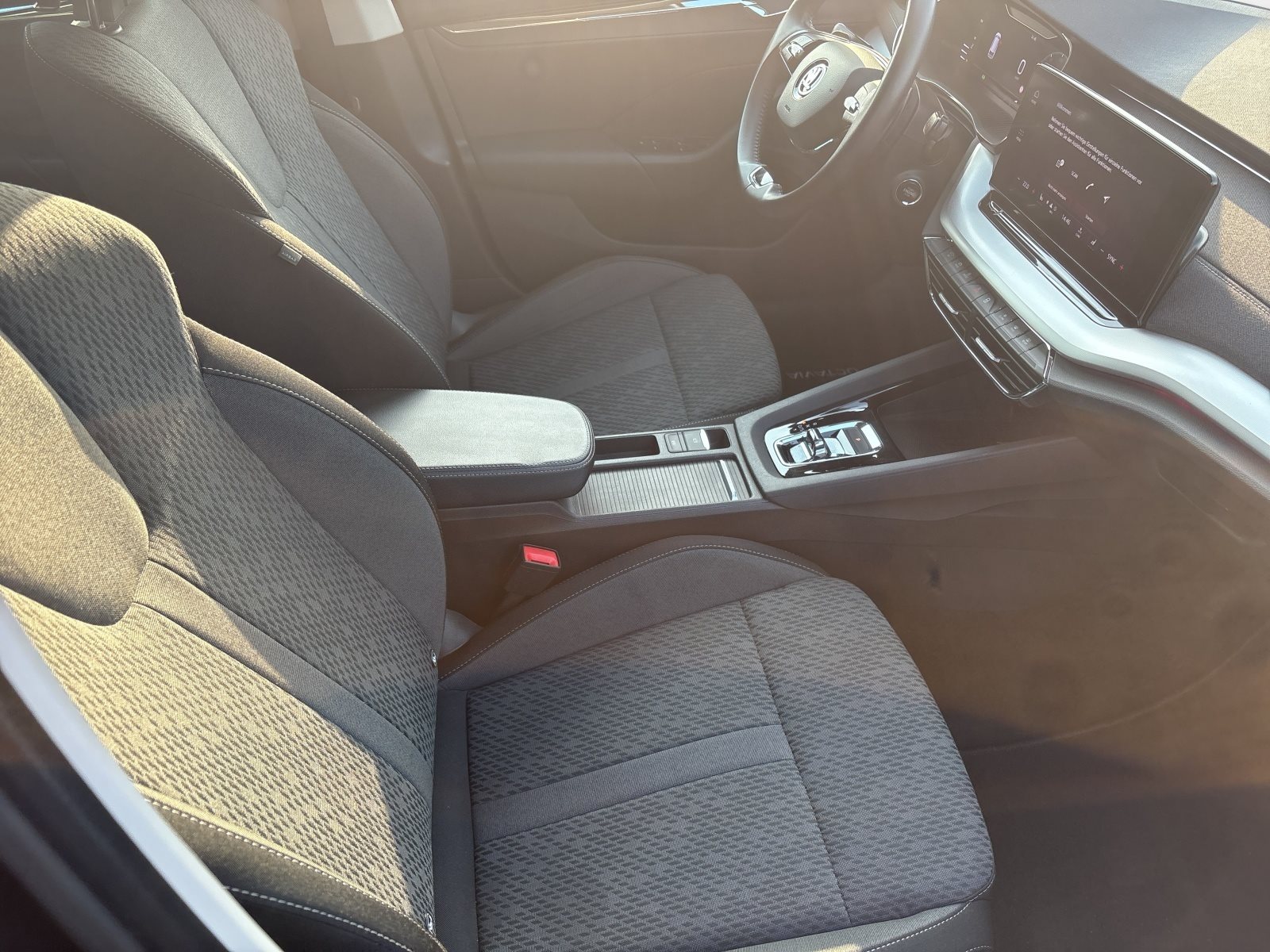 Skoda - Octavia Combi 2.0 TDI Style DSG AHK LED ACC_3
