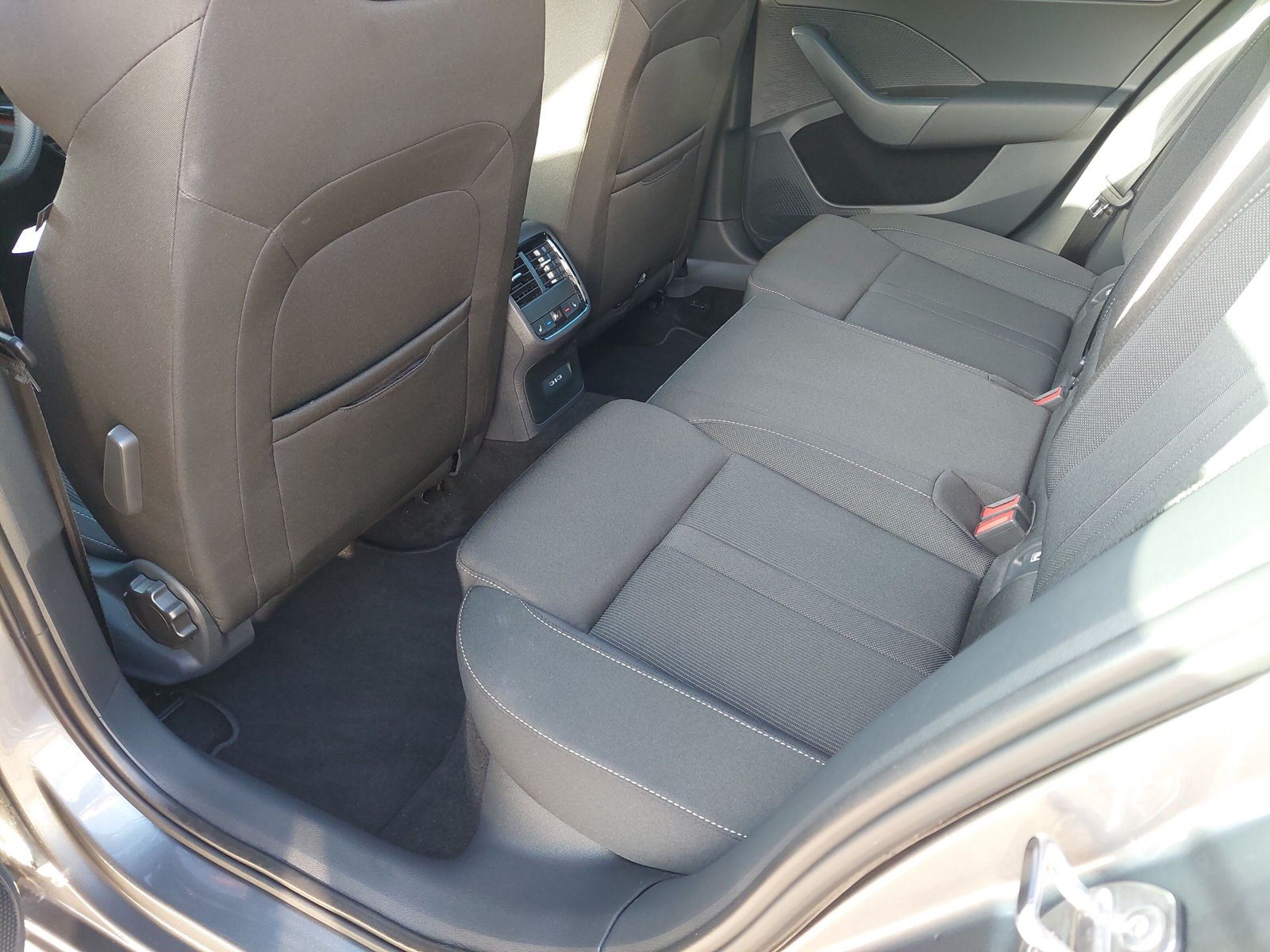 Skoda - Octavia Combi 1.5 TSI e-TEC Sportline DSG, 18 Alu, LED, Navi, Kamera, PSD, PLA, MFL,_2