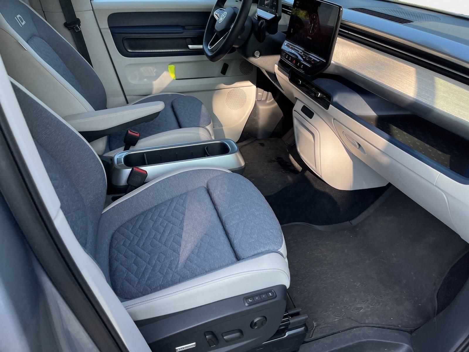 VW - ID. Buzz Bus 150 kW Pro_3